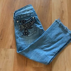 Miss me cut frayed capris size 30